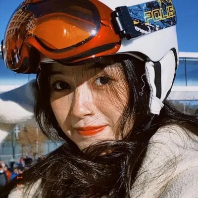 推动摇篮的手